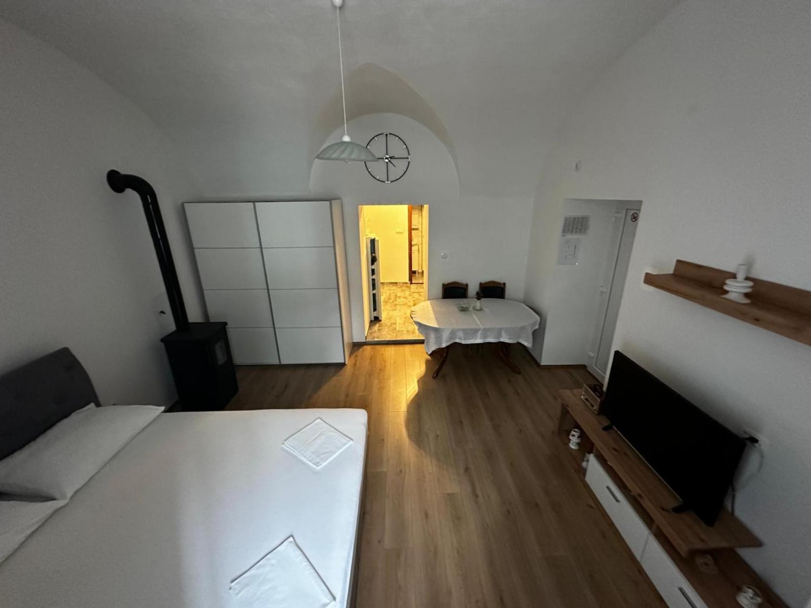 Studio Apartman Grga Senj  Buitenkant foto