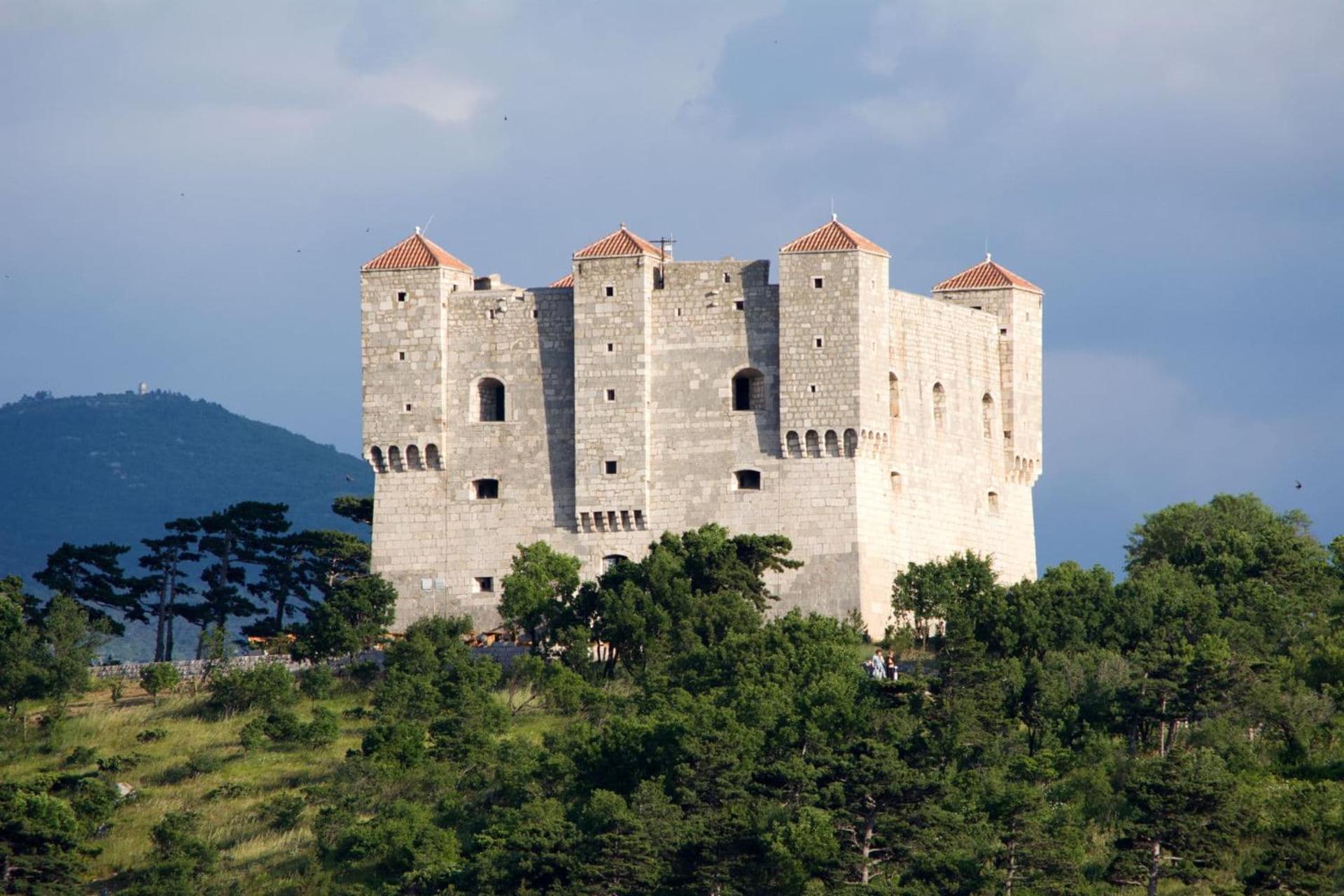 Studio Apartman Grga Senj  Buitenkant foto
